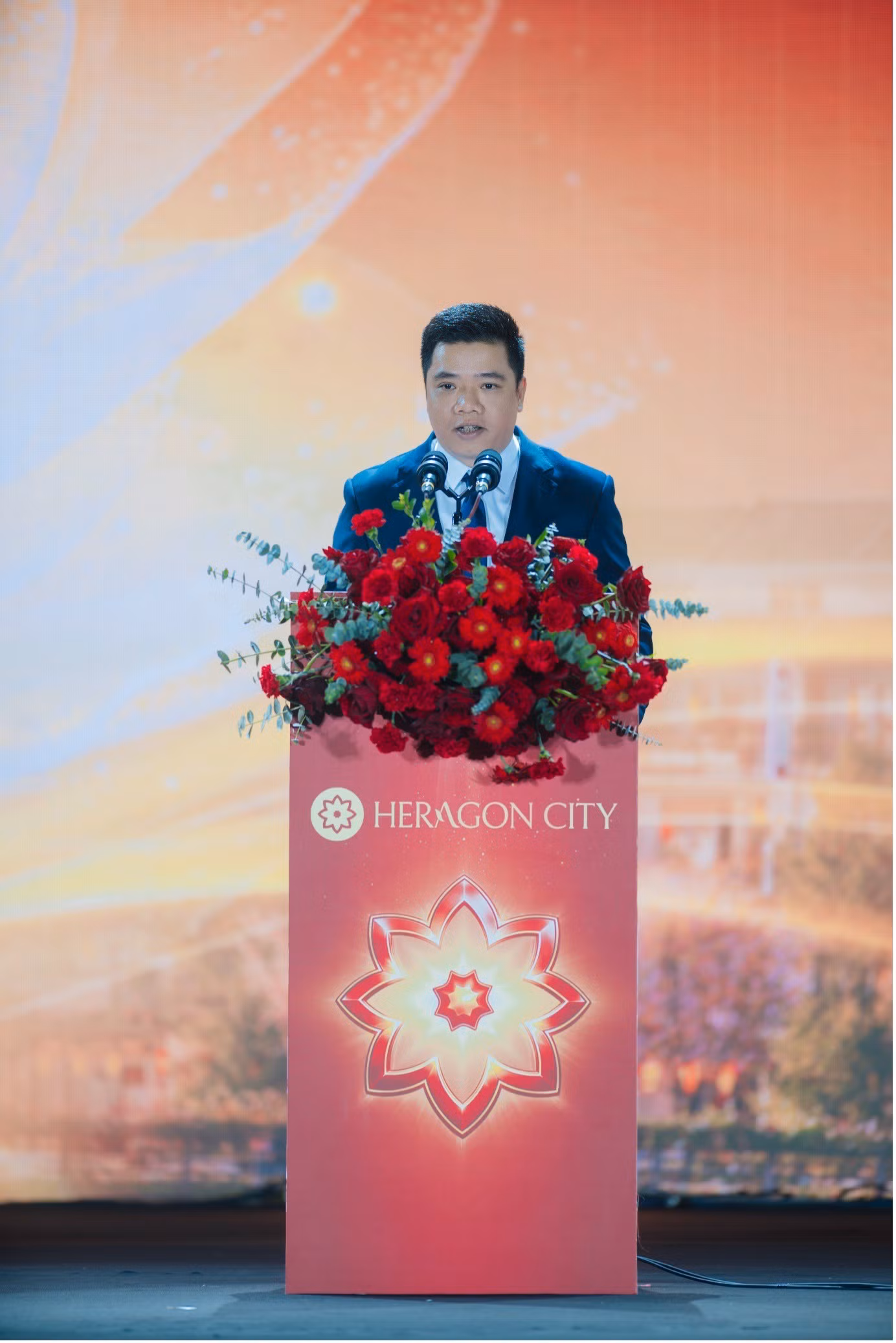 Đại diện MBLand phát biểu.